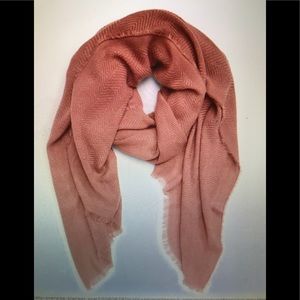 Women’s Oversize Blanket Scarf